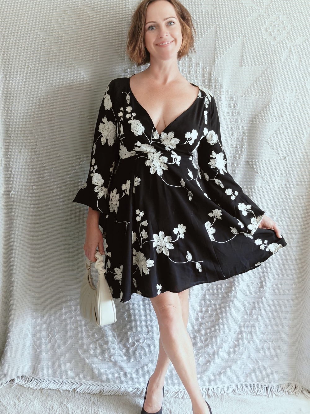 Stetson Black White Floral Embroidered Bell Sleeve Wrap Bust Mini Dress Size 10